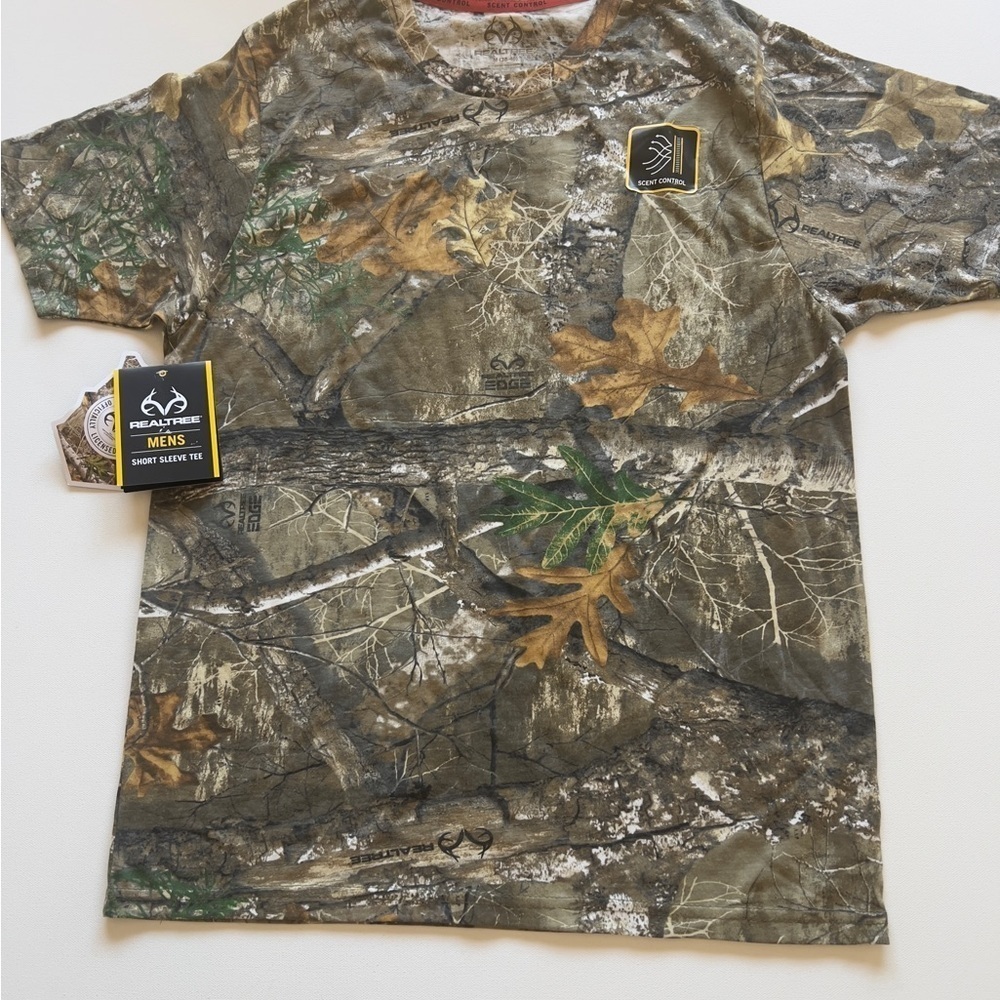 NWT Realtree Edge Short-Sleeved T-shirt Camouflage with Scent Control Size M (A)